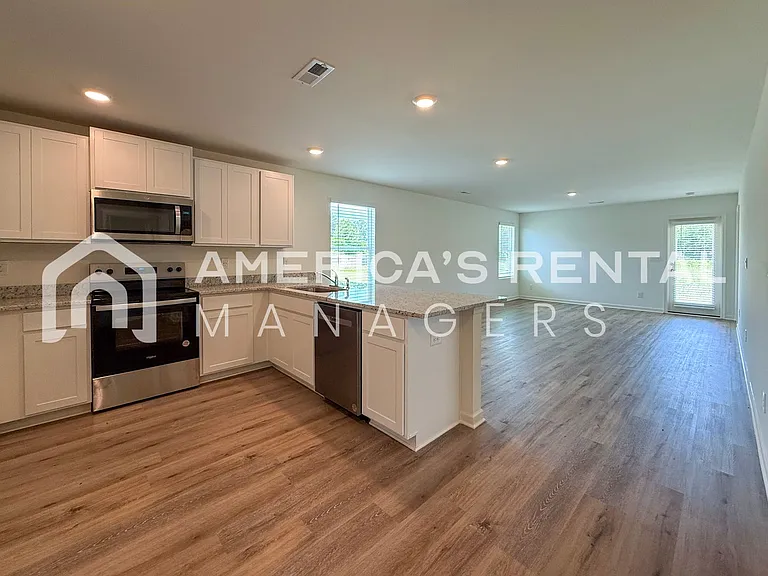 18584 Caffee Dr — Photo 9