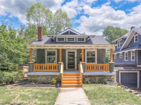 5705 Oak St, Kansas City, MO 64110