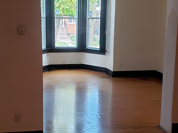 4th image of 2237 E 93rd St #1