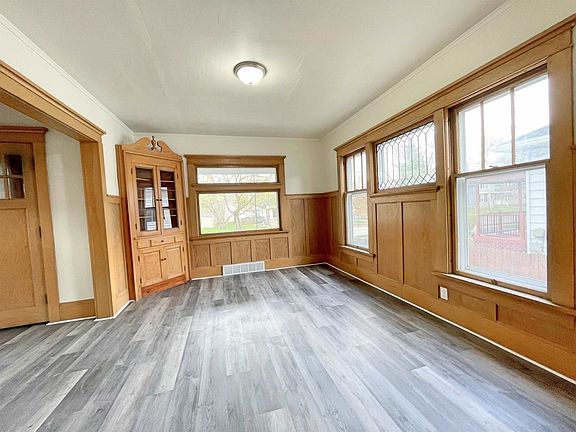 5th image of 507 Oak St