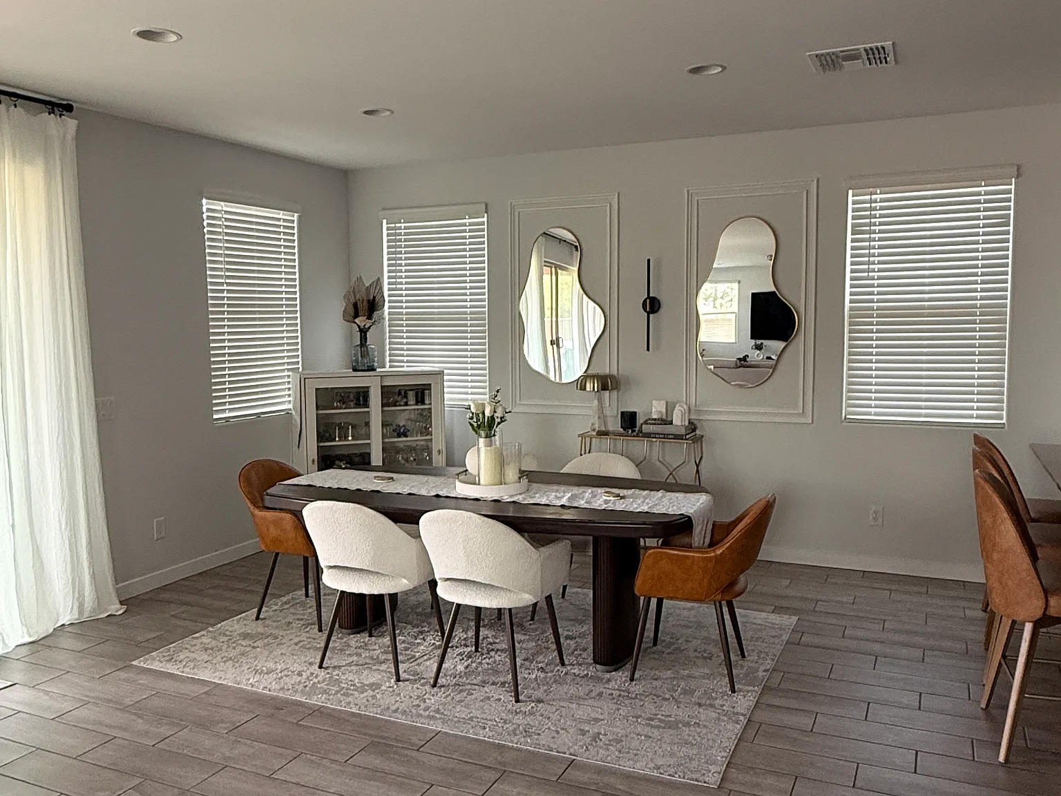3 bed, 2.5 bath, 2442 sqft, $2,800 — Photo 2