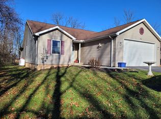 1067 Kunkle Dr, Chambersburg, PA 17202