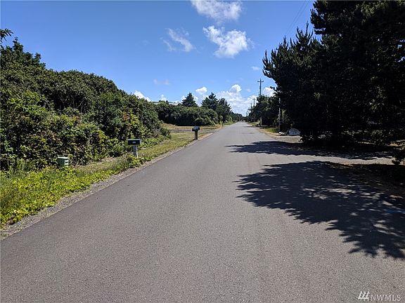 3rd image of 370 Sand Dune Ave NW