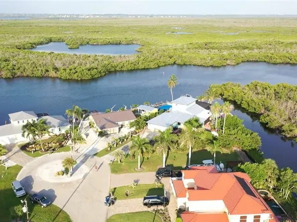 5043 Genesee Pkwy, Bokeelia, FL 33922