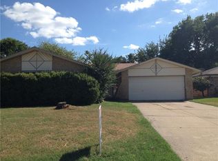 341 Kirby Creek Dr, Grand Prairie, TX 75052