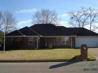 902 Mockingbird Ln, Whitehouse, TX 75791