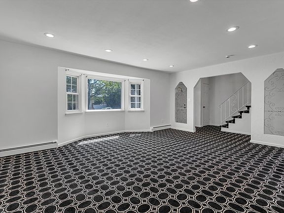 3rd image of 217 Bellerose Ave