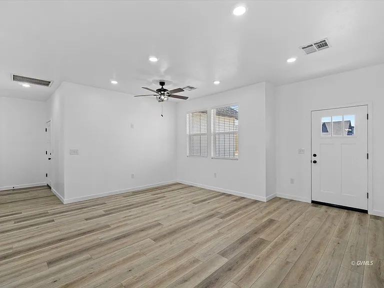 2902 W Johnny Dr — Photo 3