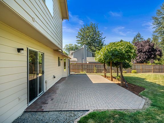 3rd image of 14105 145th Ave E