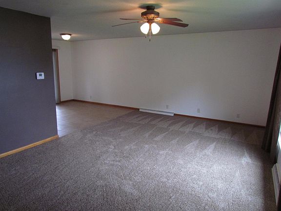 2nd image of 604 Hillcrest Dr