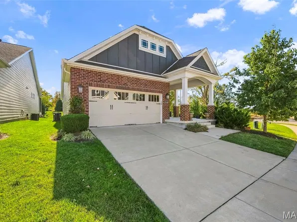 17064 Fire Glow Dr, Ballwin, MO 63011