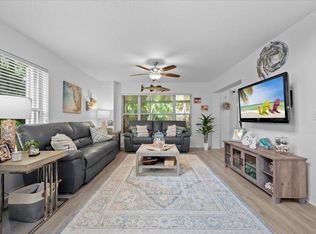 1047 Via Jardin, Riviera Beach, FL 33418