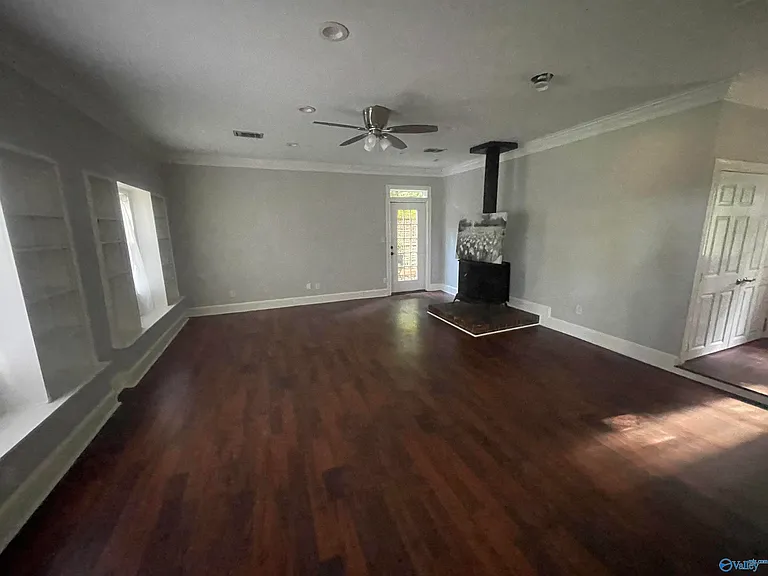 709 Marion Dr — Photo 19