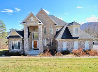 3456 Wellington Dr SE, Roanoke, VA 24014