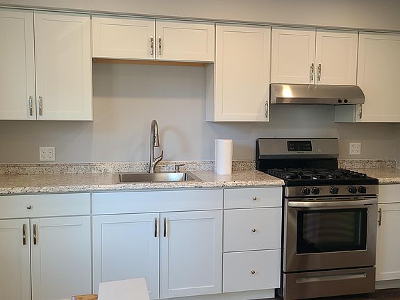 All new kitchen w/stainless steel appliances