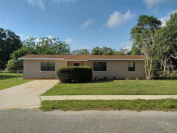 2nd image of 8 Jeanette Dr