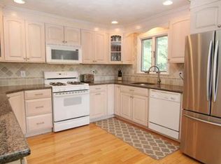 2 Arrow St, Billerica, MA 01821