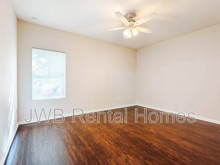 691 Herman St — Photo 8