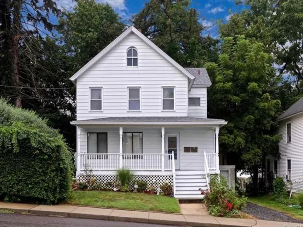 15 Lincoln St #2, Westport, CT 06880