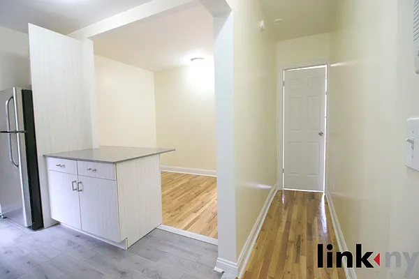 Rented by Link NY Realty | media 25