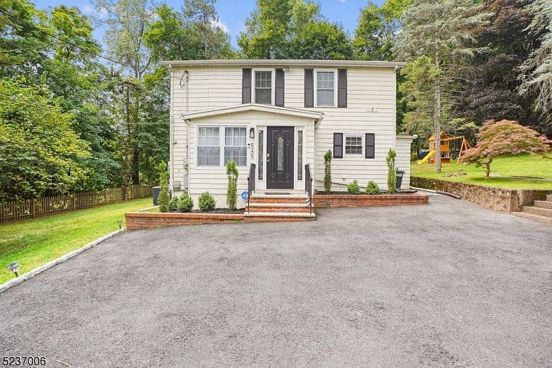 1st image of 549 Mt Pleasant Ave