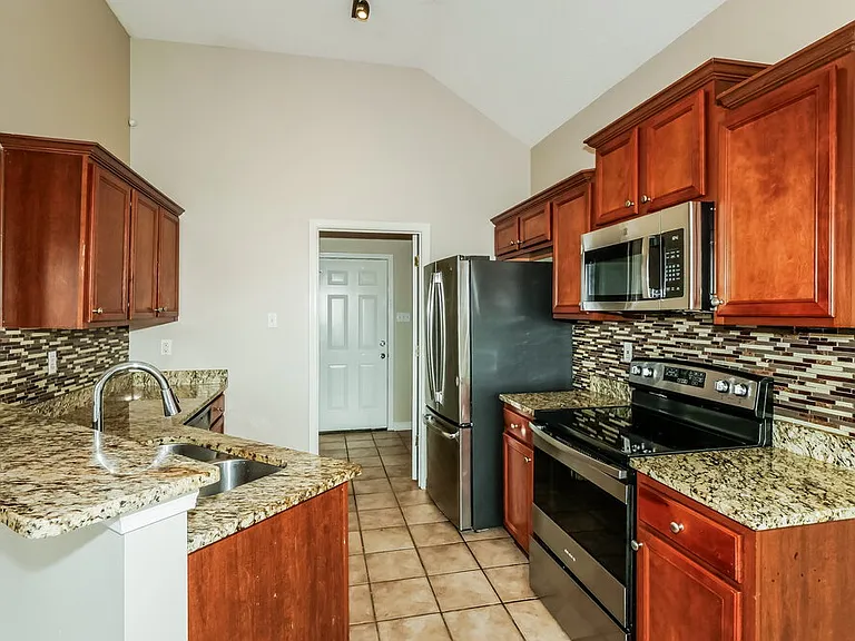 60 Penny Ln — Photo 8