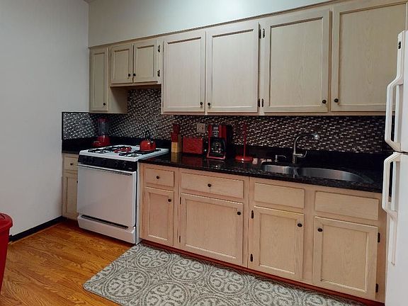 3rd image of 136 W 117th St APT 3F