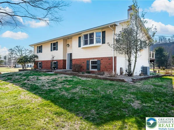 1 Cross Creek Ln, Upper Black Eddy, PA 18972