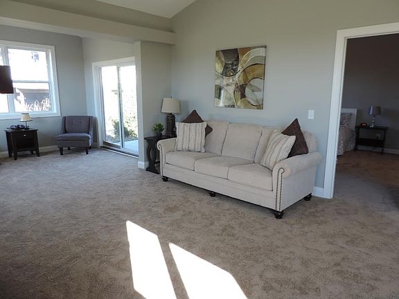 5th image of 617 Liberty Way