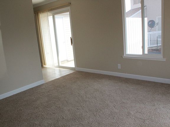 4th image of 2362 Carnation Dr