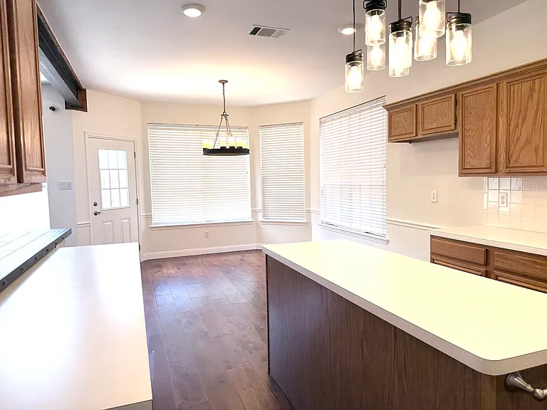 10105 Samantha Dr — Photo 11