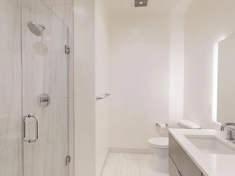 1312 King St #207 — Photo 14