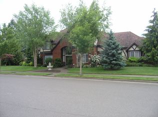 2284 Lakeview Dr, Eugene, OR 97408