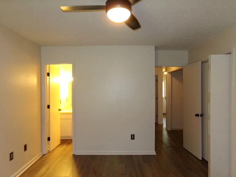 127 Village Ct — Photo 17