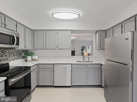 5th image of 5922 Heatherwood Ct