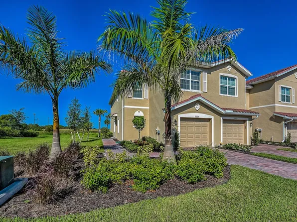 2665 Citrus St, Naples, FL 34120