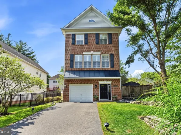 6453 4th St, Alexandria, VA 22312