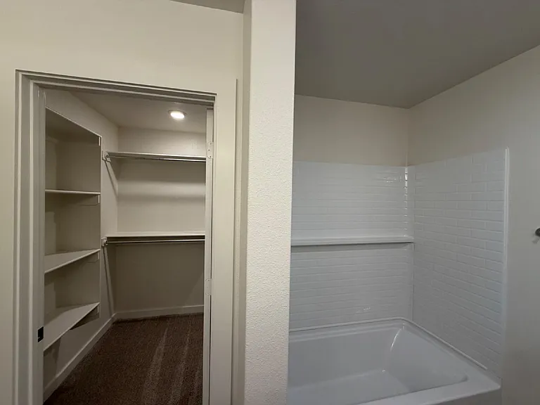 1313 Saratoga Ave — Photo 7