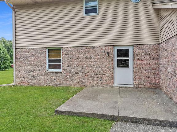 5th image of S89W23060 King PARKWAY