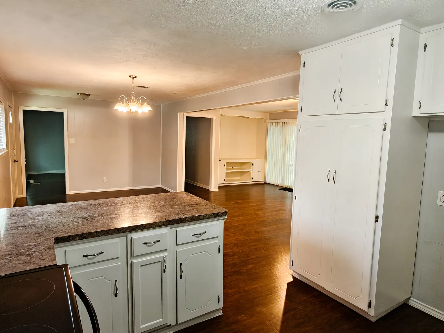 3 bed, 1676 sqft, $1,950 — Photo 3