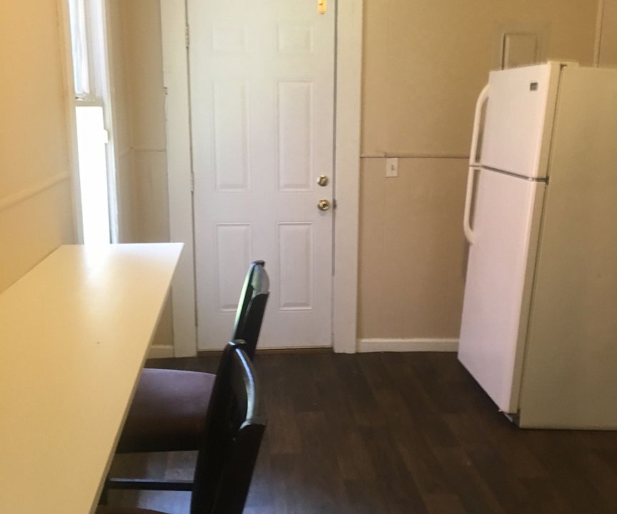 2nd image of 1837 6th Ave #1