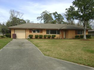 1040 Ann St, Westlake, LA 70669