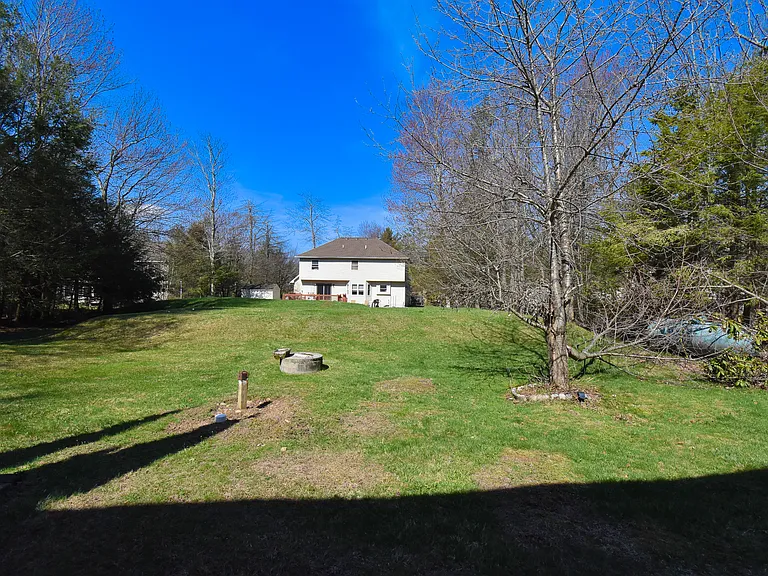 2570 Country Club Dr — Photo 46
