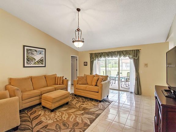 3rd image of 3059 Tamarind St