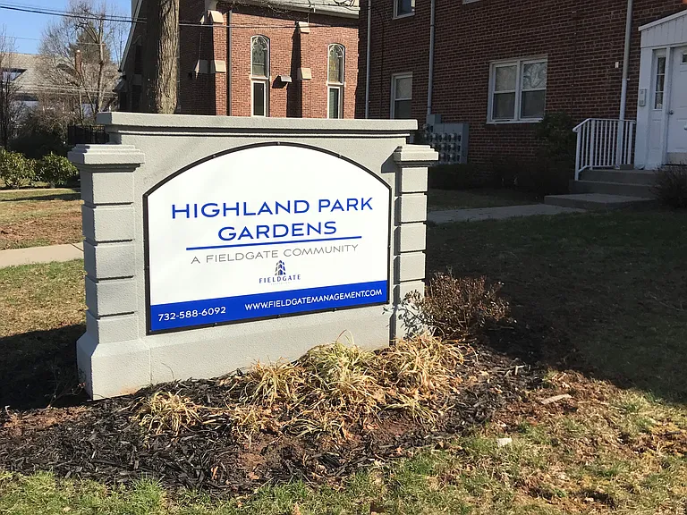 Highland Park Gardens — Photo 9