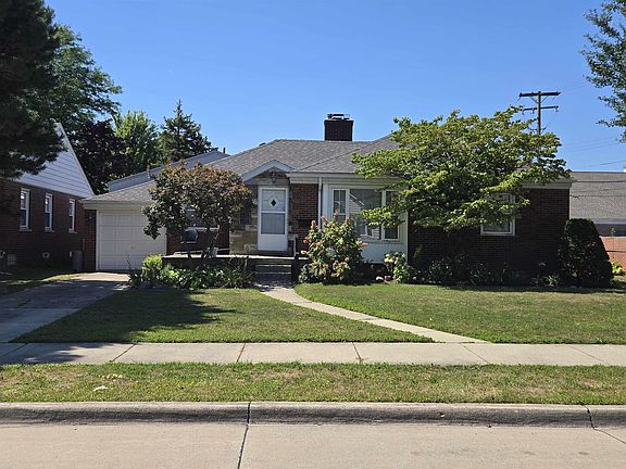 2nd image of 22300 Edmunton St