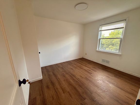 3rd image of 4420 Parkton St