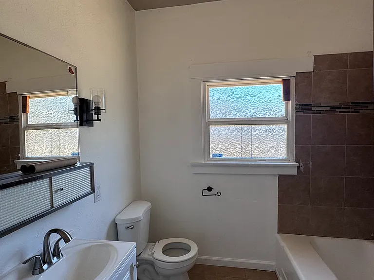 3128 Clay St — Photo 8