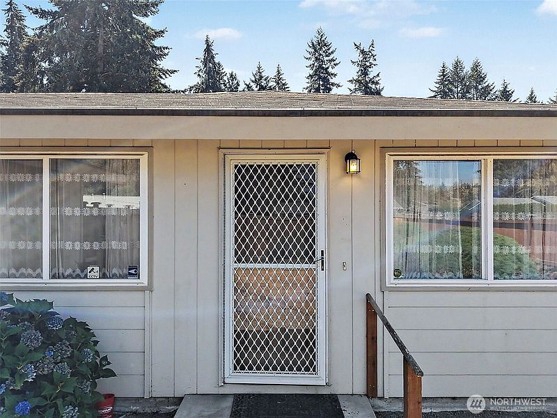 2nd image of 4418 S 49th Street