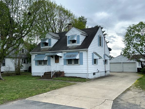 28 NW 10th St